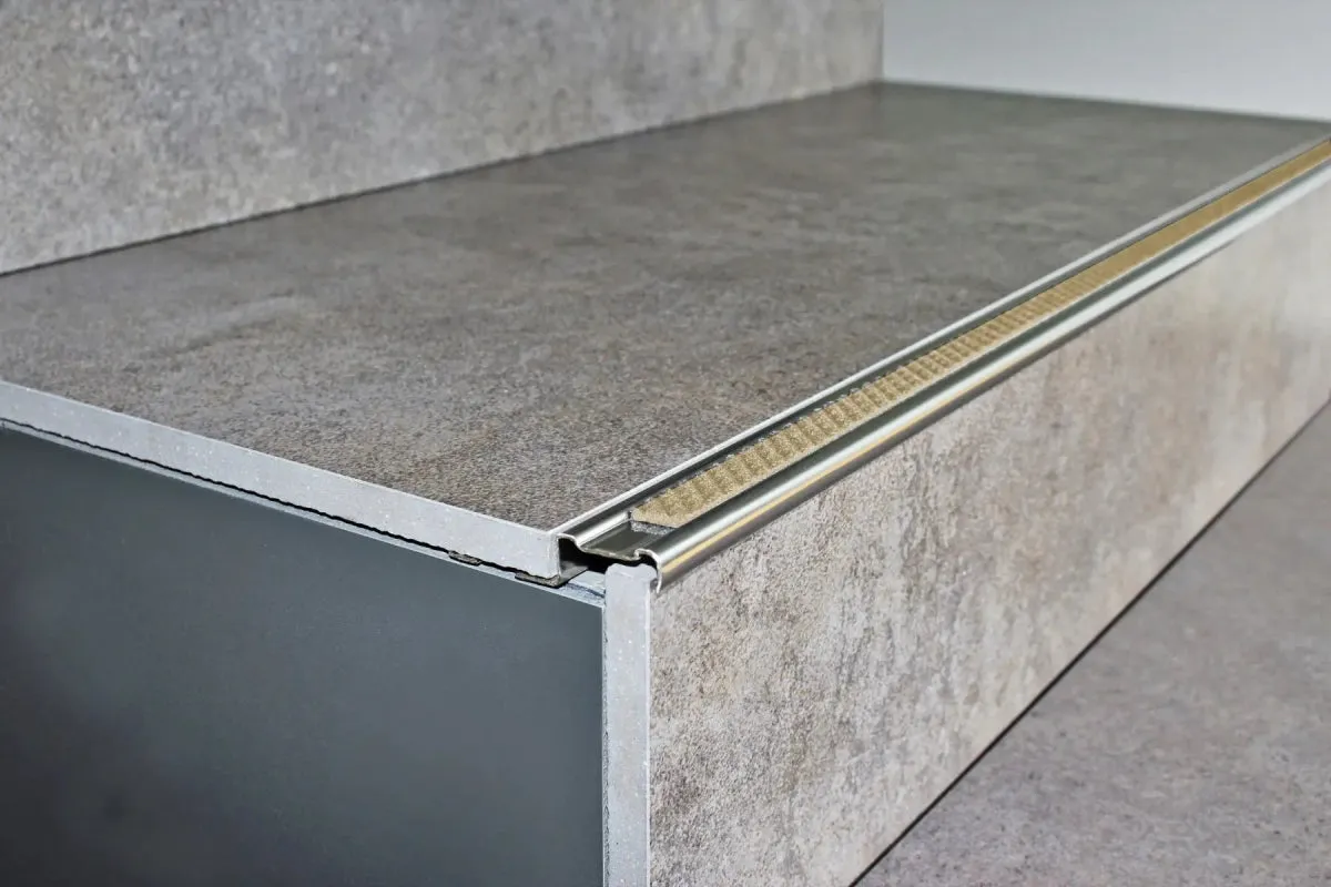 DISTAE 250 CM Aluminium Anodized Silver Insert