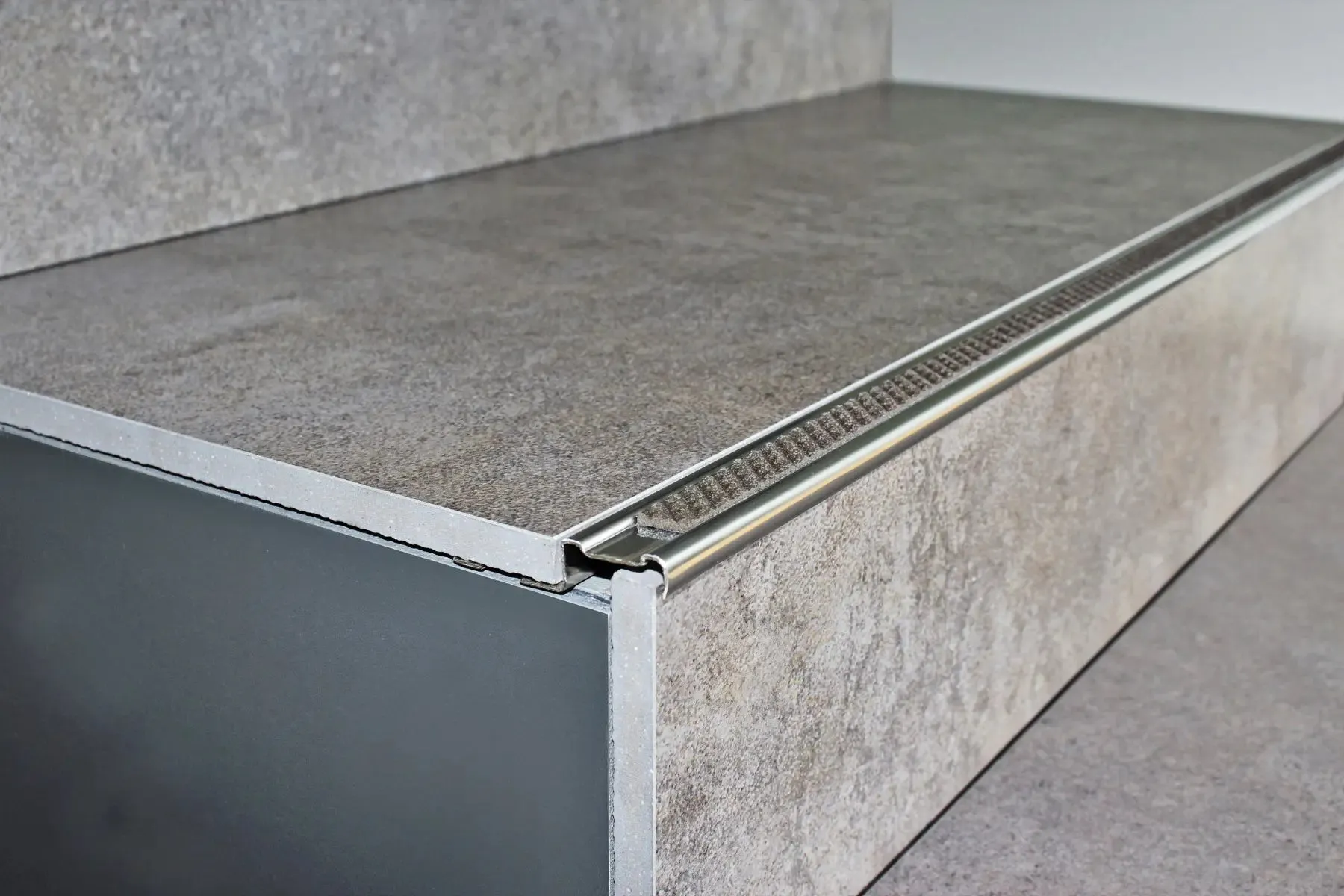 DISTAE 250 CM Aluminium Anodized Silver Insert