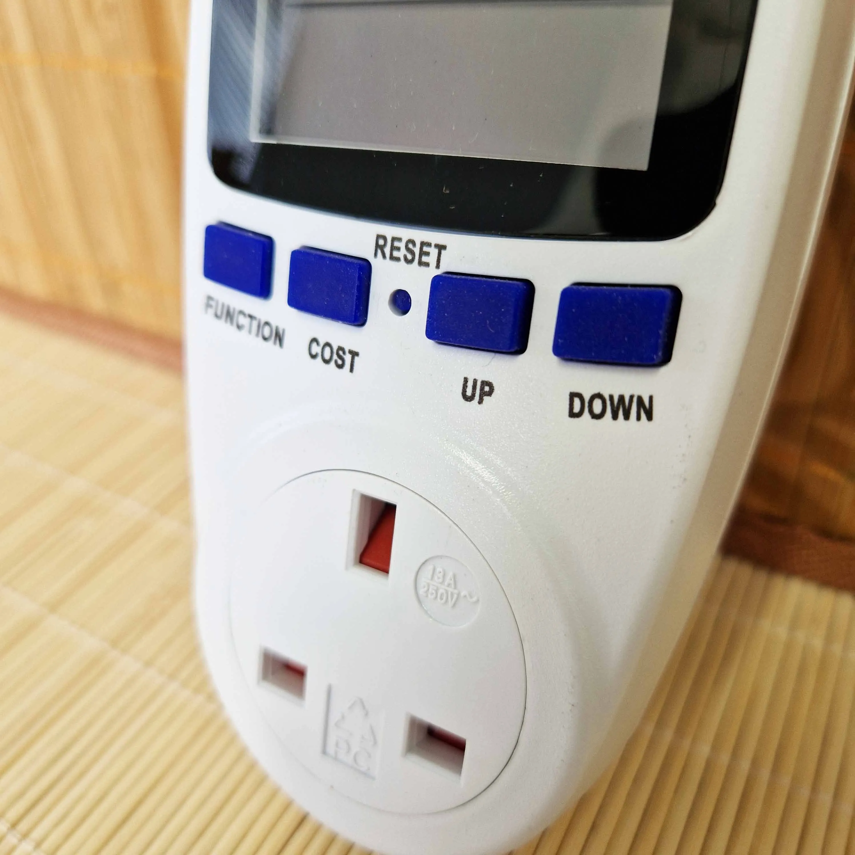 MaxEco Power UK Plug Energy Meter