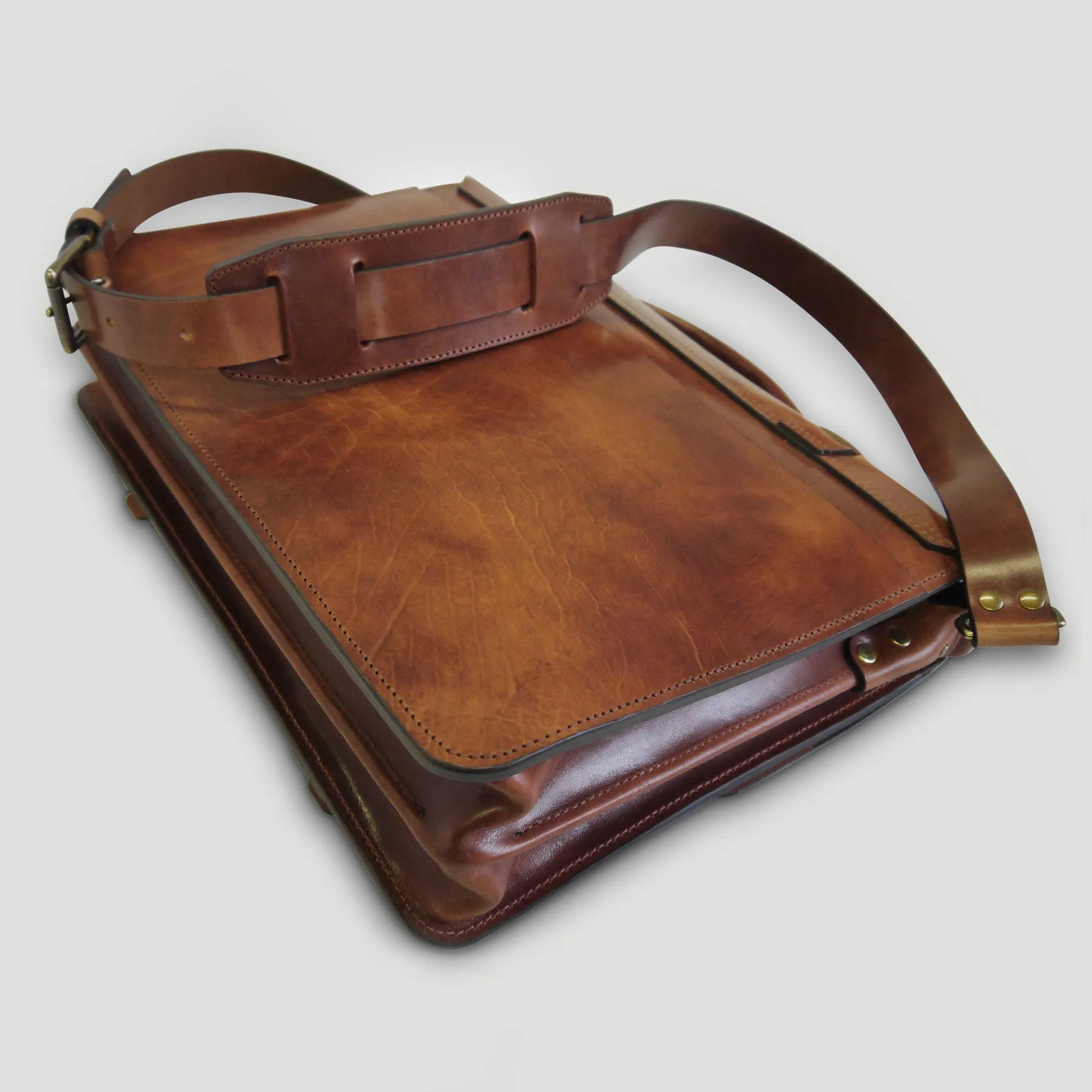 The Vintage - Medium Brown 15"